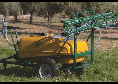 Pulvérisateur trainé 1000 lts avec rampe céréalière