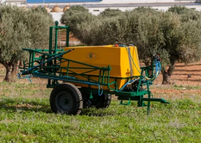 Pulvérisateur trainé 2200 lts avec rampe céréalière