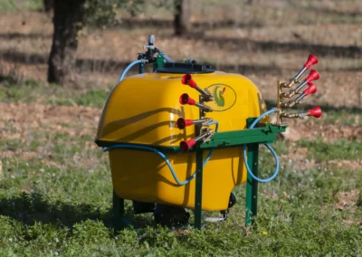 Pulvérisateur porté 300 lts avec rampe d’atomisation (300, 400, 600 et 800 lts)