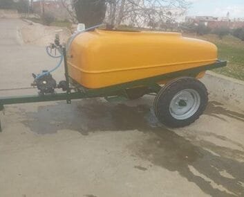 Pulvérisateur trainé 1500 lts avec lance